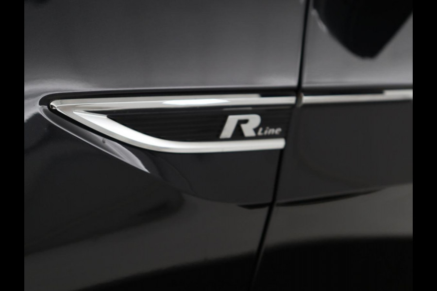 Volkswagen T-Cross 1.0 TSI Style Business R | Stoelverwarming | Camera | Adaptive cruise | Virtual Cockpit | Climate control | Full LED | Navigatie | DAB | Parkeerhulp