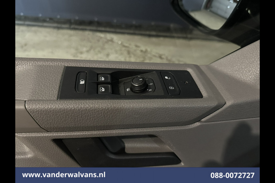 Volkswagen Transporter 2.0 TDI R line L2H1 Euro6 Airco | Camera | LM Velgen | Leder | Imperiaal | Apple Carplay Android Auto, Sidebars, Bijrijdersbank