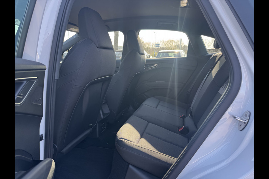 Audi Q4 Sportback e-tron 40 Launch edition Advanced 77 kWh / SOH 93,8% / CarPlay / Matrix LED / Sportstoelen / Sonos Audio / Virtual Cockpit / Parkeerhulp V+A / Intr.voorverwarming / Stoelverwarming / DAB / Cruise Control