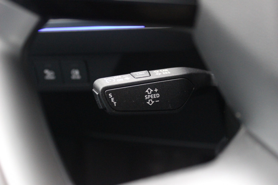 Audi Q4 Sportback e-tron 40 Launch edition Advanced 77 kWh / SOH 93,8% / CarPlay / Matrix LED / Sportstoelen / Sonos Audio / Virtual Cockpit / Parkeerhulp V+A / Intr.voorverwarming / Stoelverwarming / DAB / Cruise Control