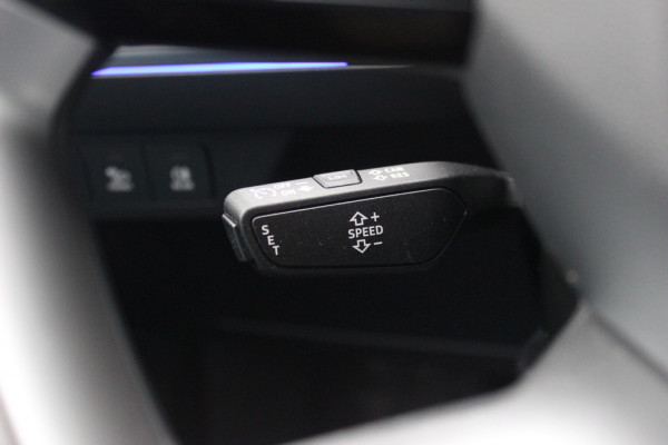 Audi Q4 Sportback e-tron 40 Launch edition Advanced 77 kWh / SOH 93,8% / CarPlay / Matrix LED / Sportstoelen / Sonos Audio / Virtual Cockpit / Parkeerhulp V+A / Intr.voorverwarming / Stoelverwarming / DAB / Cruise Control