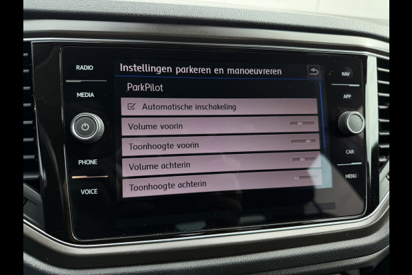 Volkswagen T-Roc 1.0 TSI Style Business | Adaptive Cruise | Climate | Carplay | DAB | Navi