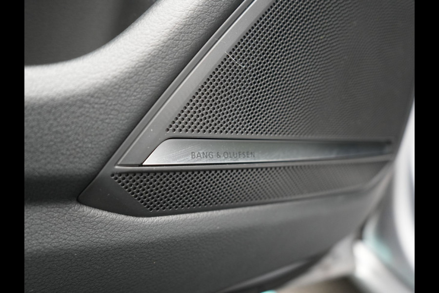 Audi A6 Avant 55 TFSI e quattro S Competition PHEV 367pk Dealer O.H. | 2x S-Line | Trekhaak Af Fabriek | Panodak | 360 Camera | Bang & Olufsen | Adaptive Cruise | Sportstoelen Memory & Verwarmd | Apple Carplay | Keyless | Stuur Verwarmd | Virtual | Navigatie | Plug In Hybrid