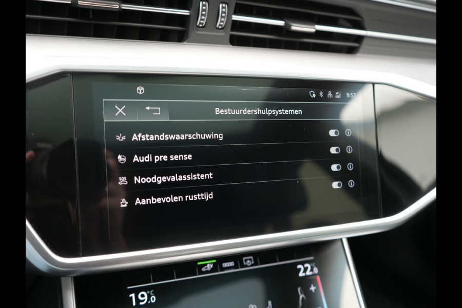 Audi A6 Avant 55 TFSI e quattro S Competition PHEV 367pk Dealer O.H. | 2x S-Line | Trekhaak Af Fabriek | Panodak | 360 Camera | Bang & Olufsen | Adaptive Cruise | Sportstoelen Memory & Verwarmd | Apple Carplay | Keyless | Stuur Verwarmd | Virtual | Navigatie | Plug In Hybrid