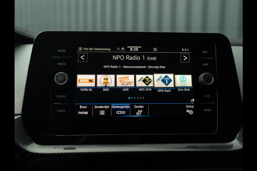 Volkswagen T-Cross 1.0 TSI Life Edition | Keyless | Camera | Stoelverw. | Prijs Rijklaar!!