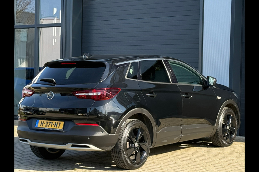 Opel Grandland X 1.2 Turbo PANO / CARPLAY / CAMERA / AUTOMAAT / STUURVERWARMING / WINTERPAKKET /