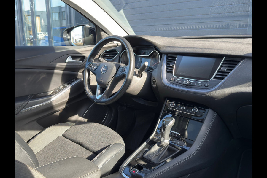 Opel Grandland X 1.2 Turbo PANO / CARPLAY / CAMERA / AUTOMAAT / STUURVERWARMING / WINTERPAKKET /