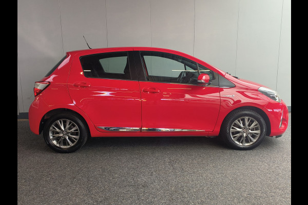 Toyota Yaris 1.5 Hybrid Energy Plus Automaat uit 20218 Rijklaar + 12 maanden Bovag-garantie Henk Jongen Auto's in Helmond,  al 50 jaar service zoals 't hoort!