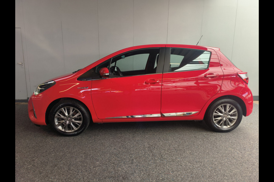 Toyota Yaris 1.5 Hybrid Energy Plus Automaat uit 20218 Rijklaar + 12 maanden Bovag-garantie Henk Jongen Auto's in Helmond,  al 50 jaar service zoals 't hoort!