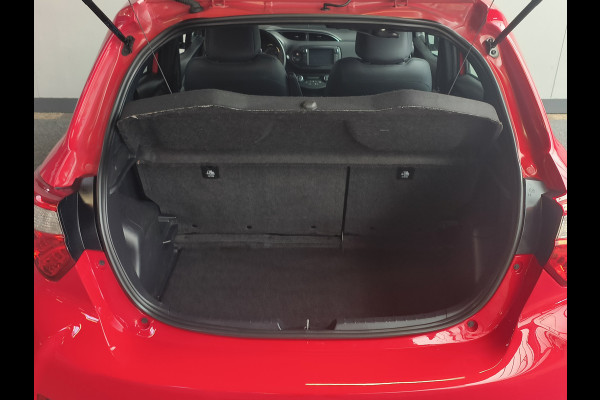 Toyota Yaris 1.5 Hybrid Energy Plus Automaat uit 20218 Rijklaar + 12 maanden Bovag-garantie Henk Jongen Auto's in Helmond,  al 50 jaar service zoals 't hoort!