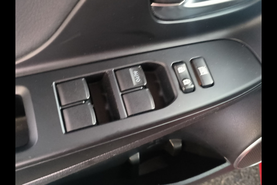 Toyota Yaris 1.5 Hybrid Energy Plus Automaat uit 20218 Rijklaar + 12 maanden Bovag-garantie Henk Jongen Auto's in Helmond,  al 50 jaar service zoals 't hoort!