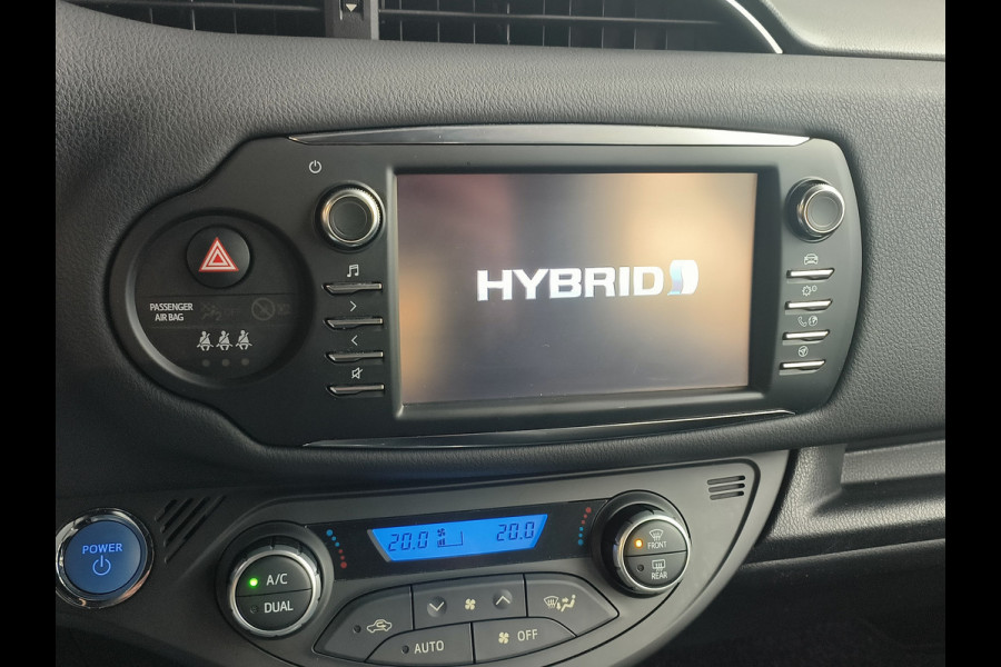 Toyota Yaris 1.5 Hybrid Energy Plus Automaat uit 20218 Rijklaar + 12 maanden Bovag-garantie Henk Jongen Auto's in Helmond,  al 50 jaar service zoals 't hoort!