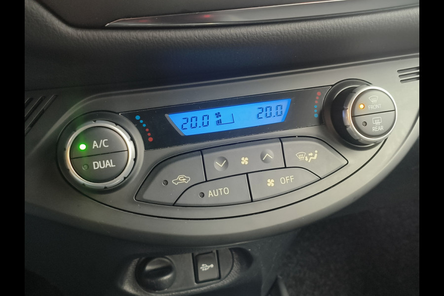 Toyota Yaris 1.5 Hybrid Energy Plus Automaat uit 20218 Rijklaar + 12 maanden Bovag-garantie Henk Jongen Auto's in Helmond,  al 50 jaar service zoals 't hoort!