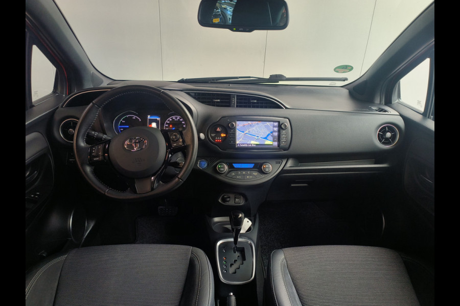Toyota Yaris 1.5 Hybrid Energy Plus Automaat uit 20218 Rijklaar + 12 maanden Bovag-garantie Henk Jongen Auto's in Helmond,  al 50 jaar service zoals 't hoort!