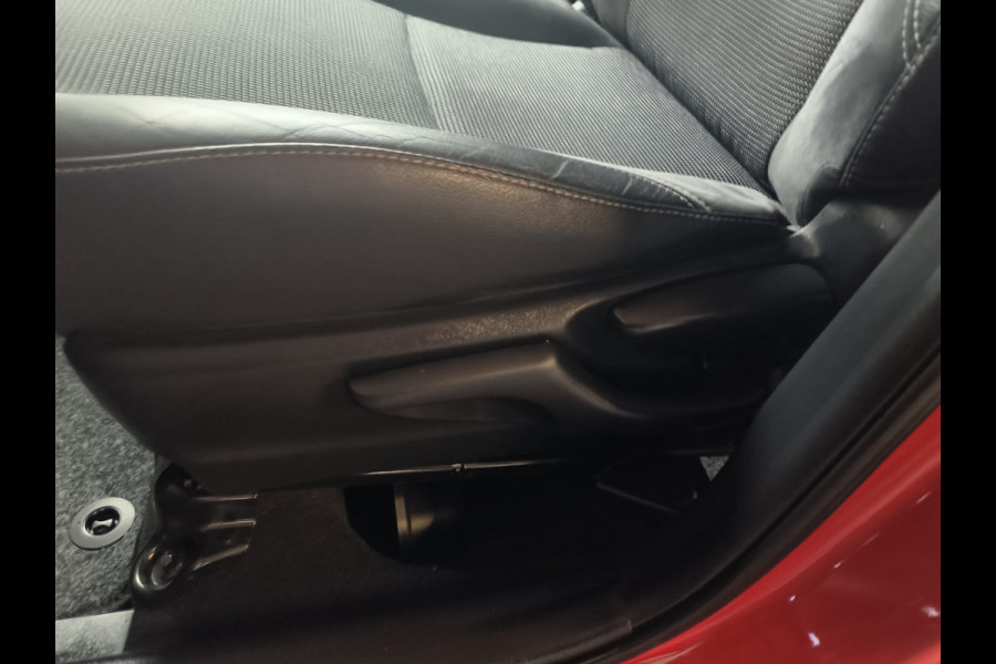 Toyota Yaris 1.5 Hybrid Energy Plus Automaat uit 20218 Rijklaar + 12 maanden Bovag-garantie Henk Jongen Auto's in Helmond,  al 50 jaar service zoals 't hoort!