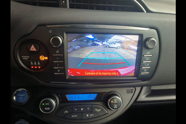 Toyota Yaris 1.5 Hybrid Energy Plus Automaat uit 20218 Rijklaar + 12 maanden Bovag-garantie Henk Jongen Auto's in Helmond,  al 50 jaar service zoals 't hoort!