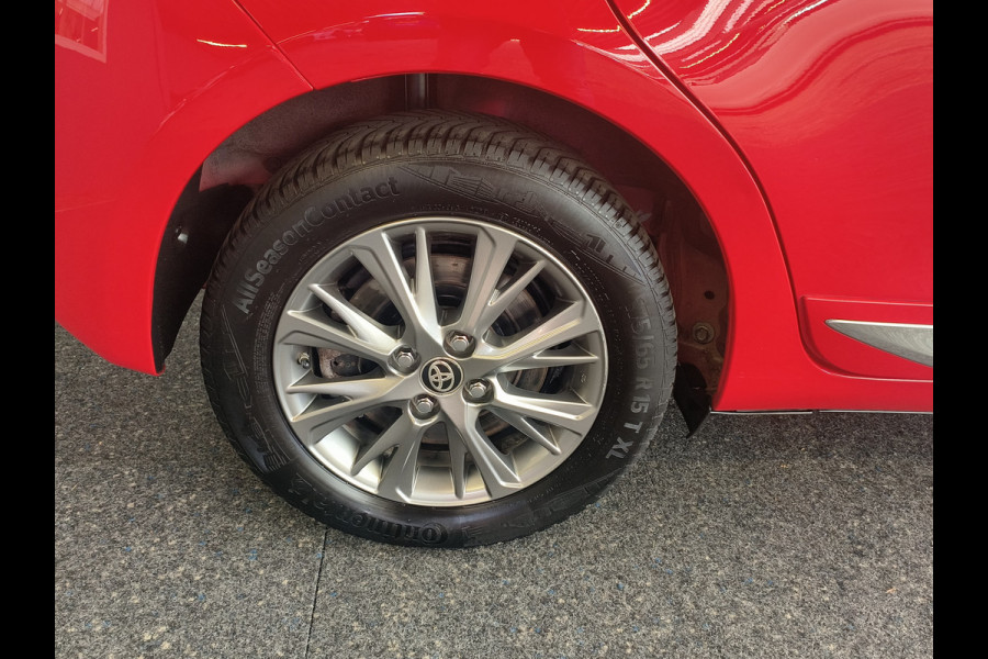 Toyota Yaris 1.5 Hybrid Energy Plus Automaat uit 20218 Rijklaar + 12 maanden Bovag-garantie Henk Jongen Auto's in Helmond,  al 50 jaar service zoals 't hoort!