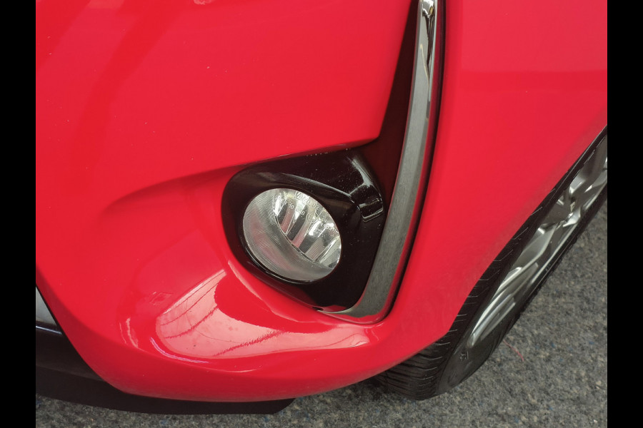 Toyota Yaris 1.5 Hybrid Energy Plus Automaat uit 20218 Rijklaar + 12 maanden Bovag-garantie Henk Jongen Auto's in Helmond,  al 50 jaar service zoals 't hoort!