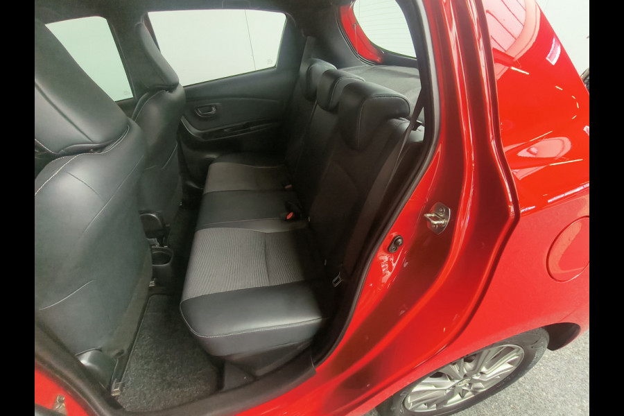 Toyota Yaris 1.5 Hybrid Energy Plus Automaat uit 20218 Rijklaar + 12 maanden Bovag-garantie Henk Jongen Auto's in Helmond,  al 50 jaar service zoals 't hoort!