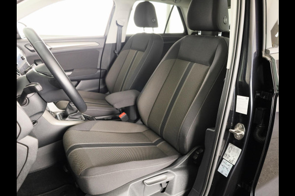 Volkswagen T-Roc 1.0 TSI Style | Panoramadak | Parkeersensoren | navigatie | Apple carplay en android auto |