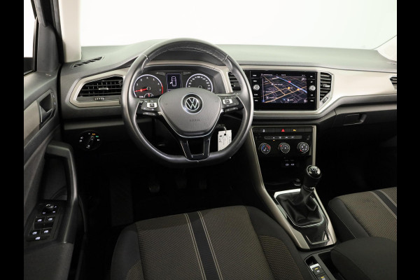 Volkswagen T-Roc 1.0 TSI Style | Panoramadak | Parkeersensoren | navigatie | Apple carplay en android auto |