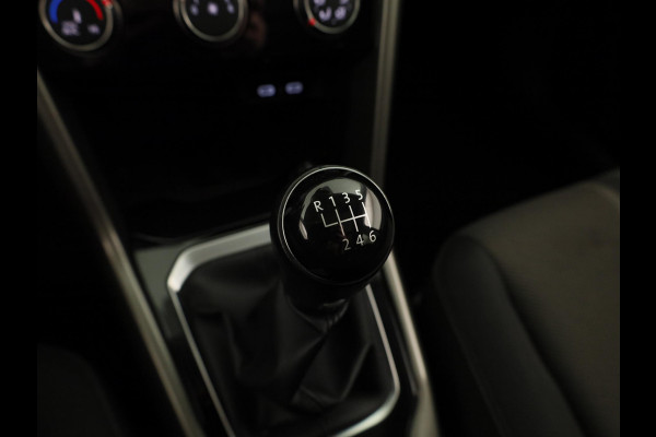 Volkswagen T-Roc 1.0 TSI Style | Panoramadak | Parkeersensoren | navigatie | Apple carplay en android auto |