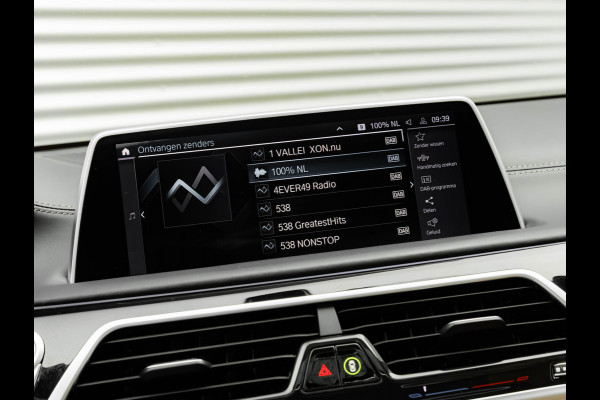 BMW 7 Serie 745e - Individual - Stoelventilatie + Massage - Driving Ass Prof - Active Steering