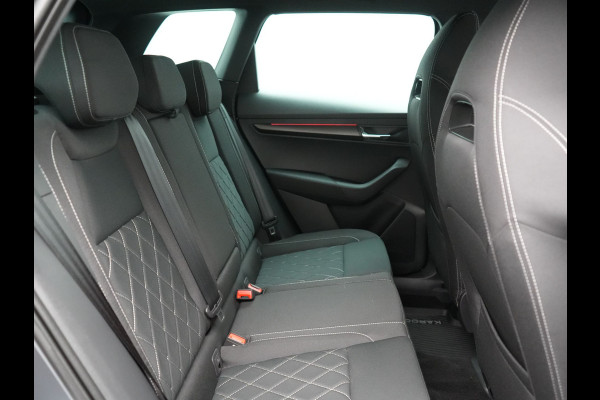 Škoda Karoq 1.5 TSI ACT Sportline Business FACELIFT MODEL DSG 150pk | Adaptive Cruise | Camera | Matrix LED | RS Sportstoelen Verwarmd | 18"L.M | Adaptive Onderstel | Keyless | Sfeerverlichting | Apple Carplay | Virtual | Navigatie | DAB |