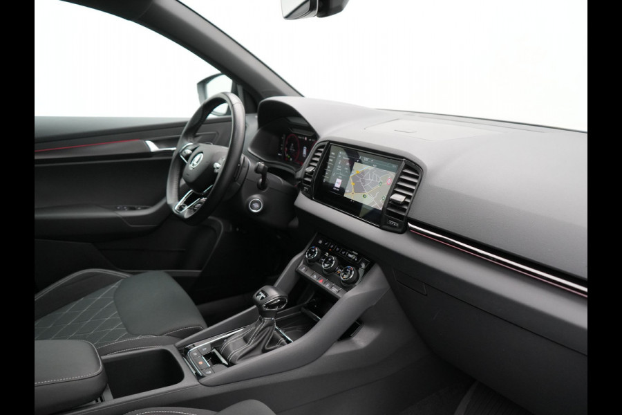 Škoda Karoq 1.5 TSI ACT Sportline Business FACELIFT MODEL DSG 150pk | Adaptive Cruise | Camera | Matrix LED | RS Sportstoelen Verwarmd | 18"L.M | Adaptive Onderstel | Keyless | Sfeerverlichting | Apple Carplay | Virtual | Navigatie | DAB |