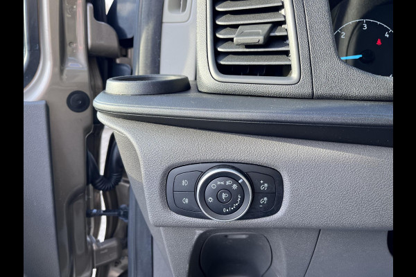Ford Transit Custom 320 2.0 TDCI L2H1 Limited DC ZUID 130pk | 5pers. | Sync 3 Navigatie | Stoelverwarming | Sidebars