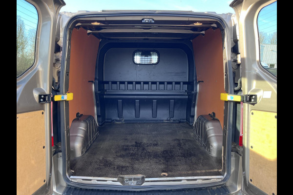 Ford Transit Custom 320 2.0 TDCI L2H1 Limited DC ZUID 130pk | 5pers. | Sync 3 Navigatie | Stoelverwarming | Sidebars