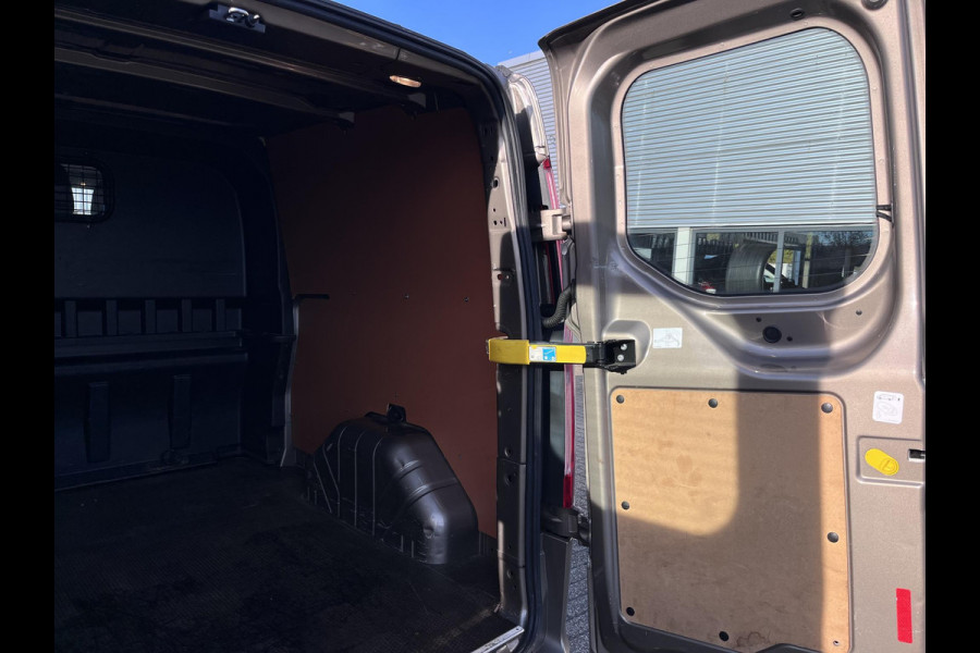 Ford Transit Custom 320 2.0 TDCI L2H1 Limited DC ZUID 130pk | 5pers. | Sync 3 Navigatie | Stoelverwarming | Sidebars