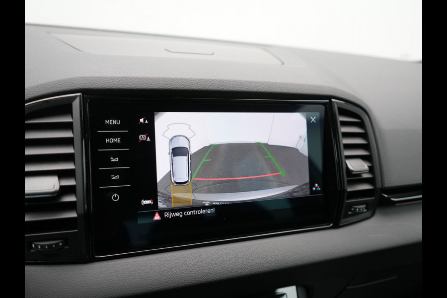 Škoda Karoq 1.5 TSI ACT Sportline Business FACELIFT MODEL DSG 150pk | Adaptive Cruise | Camera | Matrix LED | RS Sportstoelen Verwarmd | 18"L.M | Adaptive Onderstel | Keyless | Sfeerverlichting | Apple Carplay | Virtual | Navigatie | DAB |