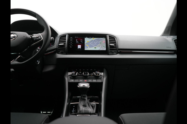 Škoda Karoq 1.5 TSI ACT Sportline Business FACELIFT MODEL DSG 150pk | Adaptive Cruise | Camera | Matrix LED | RS Sportstoelen Verwarmd | 18"L.M | Adaptive Onderstel | Keyless | Sfeerverlichting | Apple Carplay | Virtual | Navigatie | DAB |
