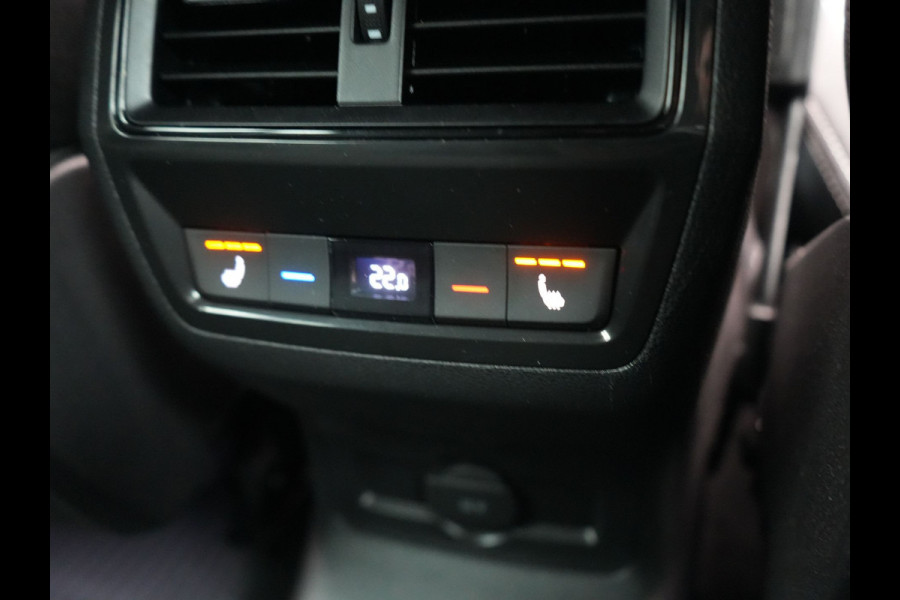 Škoda Karoq 1.5 TSI ACT Sportline Business FACELIFT MODEL DSG 150pk | Adaptive Cruise | Camera | Matrix LED | RS Sportstoelen Verwarmd | 18"L.M | Adaptive Onderstel | Keyless | Sfeerverlichting | Apple Carplay | Virtual | Navigatie | DAB |