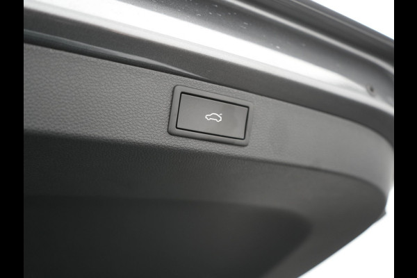 Škoda Karoq 1.5 TSI ACT Sportline Business FACELIFT MODEL DSG 150pk | Adaptive Cruise | Camera | Matrix LED | RS Sportstoelen Verwarmd | 18"L.M | Adaptive Onderstel | Keyless | Sfeerverlichting | Apple Carplay | Virtual | Navigatie | DAB |