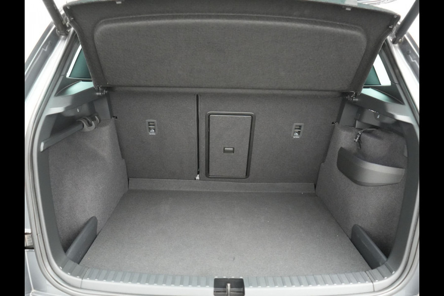 Škoda Karoq 1.5 TSI ACT Sportline Business FACELIFT MODEL DSG 150pk | Adaptive Cruise | Camera | Matrix LED | RS Sportstoelen Verwarmd | 18"L.M | Adaptive Onderstel | Keyless | Sfeerverlichting | Apple Carplay | Virtual | Navigatie | DAB |