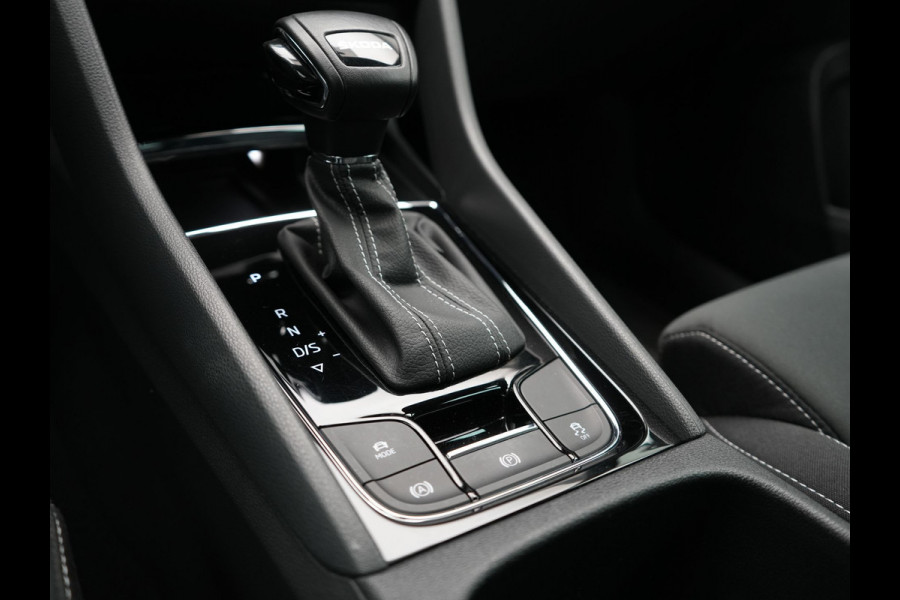 Škoda Karoq 1.5 TSI ACT Sportline Business FACELIFT MODEL DSG 150pk | Adaptive Cruise | Camera | Matrix LED | RS Sportstoelen Verwarmd | 18"L.M | Adaptive Onderstel | Keyless | Sfeerverlichting | Apple Carplay | Virtual | Navigatie | DAB |