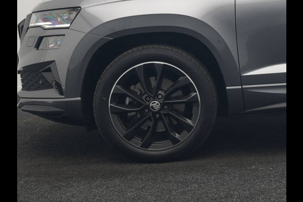 Škoda Karoq 1.5 TSI ACT Sportline Business FACELIFT MODEL DSG 150pk | Adaptive Cruise | Camera | Matrix LED | RS Sportstoelen Verwarmd | 18"L.M | Adaptive Onderstel | Keyless | Sfeerverlichting | Apple Carplay | Virtual | Navigatie | DAB |