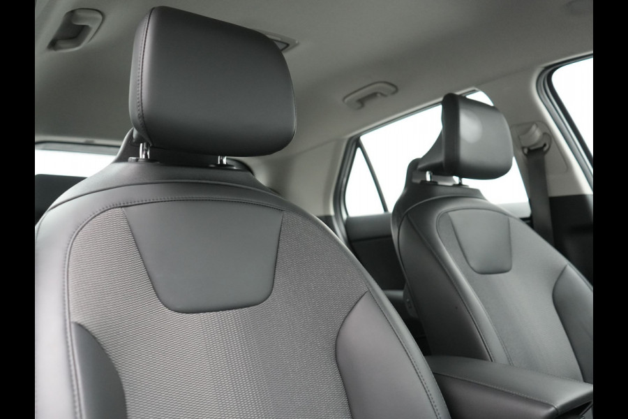 Kia Niro 1.6 GDi DynamicLine PHEV 182pk Dealer O.H SOH 96,2% | Adaptive Cruise | Camera | Sportstoelen & Stuur Verwarmd | Keyless | Pilot Assist | Blis | Navigatie | Virtual | DAB | Plug In Hybrid |