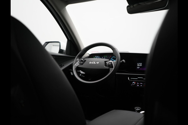 Kia Niro 1.6 GDi DynamicLine PHEV 182pk Dealer O.H SOH 96,2% | Adaptive Cruise | Camera | Sportstoelen & Stuur Verwarmd | Keyless | Pilot Assist | Blis | Navigatie | Virtual | DAB | Plug In Hybrid |