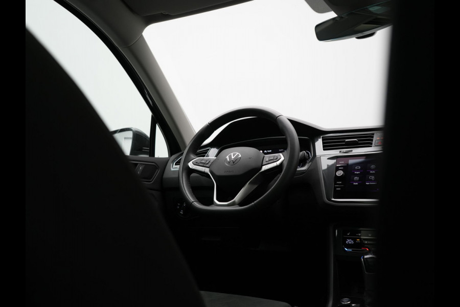 Volkswagen Tiguan 1.4 TSI eHybrid Elegance PHEV 245pk Dealer O.H | Panodak | Adaptive Cruise | 360 Camera | IQ Light | Alcantara Comforstoelen Massage & Verwarmd | Keyless | Apple Carplay | IQ Drive | Navigatie | Virtual | DAB | 18"L.M | Plug In Hybrid