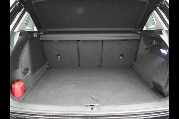 Volkswagen Tiguan 1.4 TSI eHybrid Elegance PHEV 245pk Dealer O.H | Panodak | Adaptive Cruise | 360 Camera | IQ Light | Alcantara Comforstoelen Massage & Verwarmd | Keyless | Apple Carplay | IQ Drive | Navigatie | Virtual | DAB | 18"L.M | Plug In Hybrid