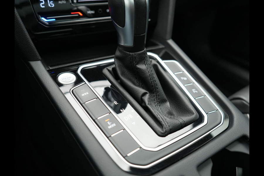 Volkswagen Passat Variant 1.4 TSI GTE Business PHEV 218pk Dealer O.H | Panodak | Adaptive Cruise | 360 Camera | IQ Light | Lederen Sportstoelen Massage & Verwarmd | Blis | Keyless | Apple Carplay | Navigatie | Virtual | DAB | 18"L.M | IQ Drive | Plug In Hybrid |