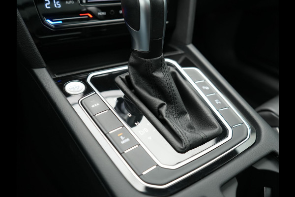 Volkswagen Passat Variant 1.4 TSI GTE Business PHEV 218pk Dealer O.H | Panodak | Adaptive Cruise | 360 Camera | IQ Light | Lederen Sportstoelen Massage & Verwarmd | Blis | Keyless | Apple Carplay | Navigatie | Virtual | DAB | 18"L.M | IQ Drive | Plug In Hybrid |