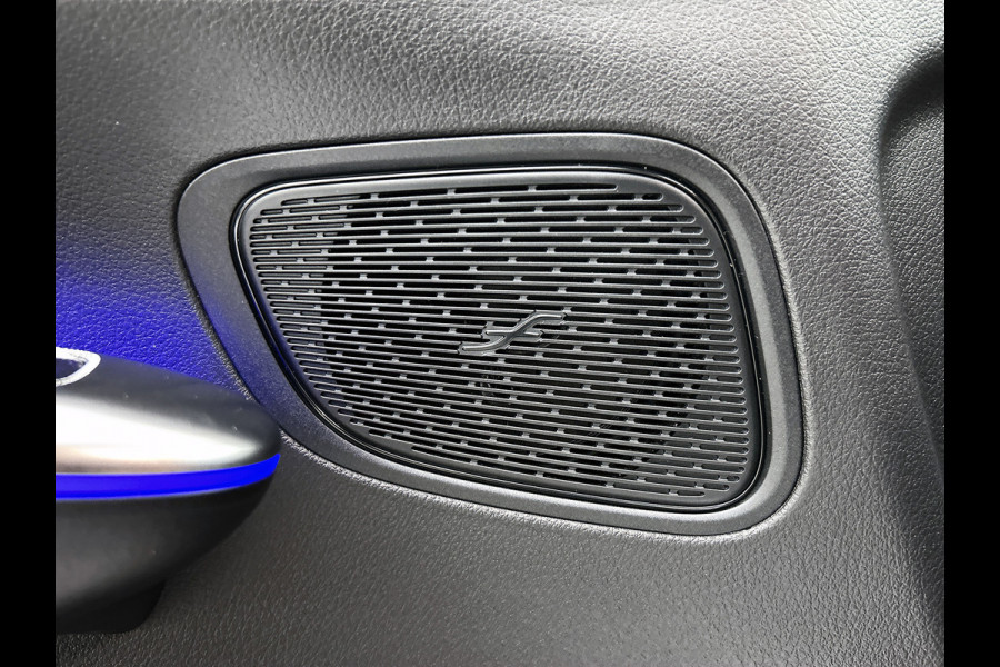 Mercedes-Benz GLC Coupé 300e 4MATIC Sport Edition | Premium pakket | Winterpakket | Nightpakket | Trekhaak | Panoramaschuifdak | 20 inch AMG velgen | AMG spoiler | 360°-camera | Augmented Reality navigatie |