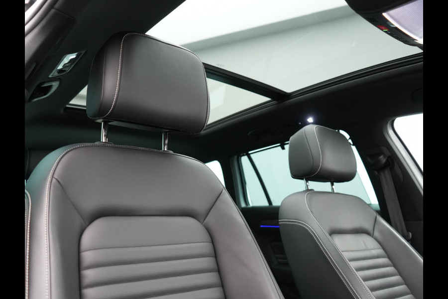 Volkswagen Passat Variant 1.4 TSI GTE Business PHEV 218pk Dealer O.H | Panodak | Adaptive Cruise | 360 Camera | IQ Light | Lederen Sportstoelen Massage & Verwarmd | Blis | Keyless | Apple Carplay | Navigatie | Virtual | DAB | 18"L.M | IQ Drive | Plug In Hybrid |