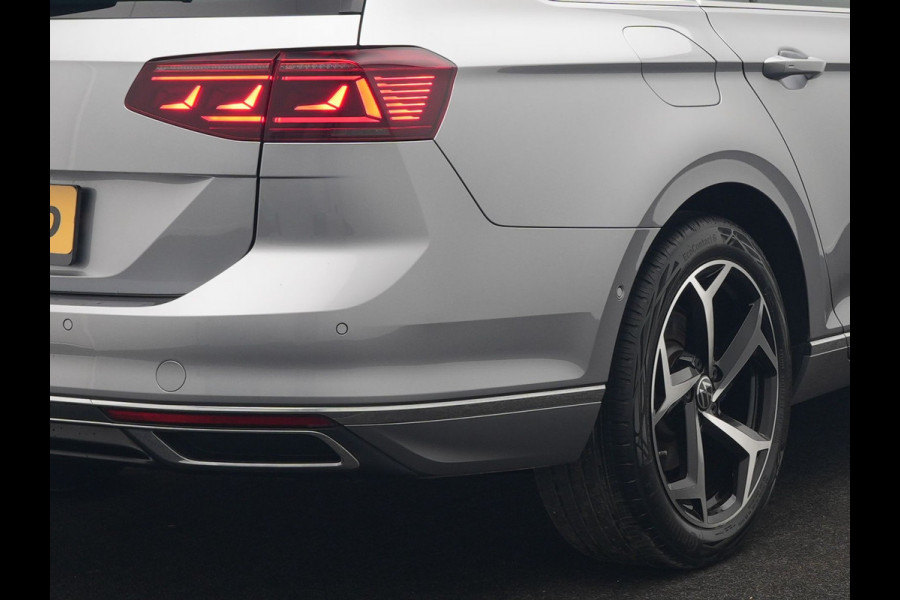 Volkswagen Passat Variant 1.4 TSI GTE Business PHEV 218pk Dealer O.H | Panodak | Adaptive Cruise | 360 Camera | IQ Light | Lederen Sportstoelen Massage & Verwarmd | Blis | Keyless | Apple Carplay | Navigatie | Virtual | DAB | 18"L.M | IQ Drive | Plug In Hybrid |