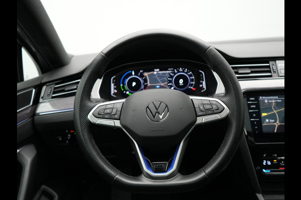 Volkswagen Passat Variant 1.4 TSI GTE Business PHEV 218pk Dealer O.H | Panodak | Adaptive Cruise | 360 Camera | IQ Light | Lederen Sportstoelen Massage & Verwarmd | Blis | Keyless | Apple Carplay | Navigatie | Virtual | DAB | 18"L.M | IQ Drive | Plug In Hybrid |