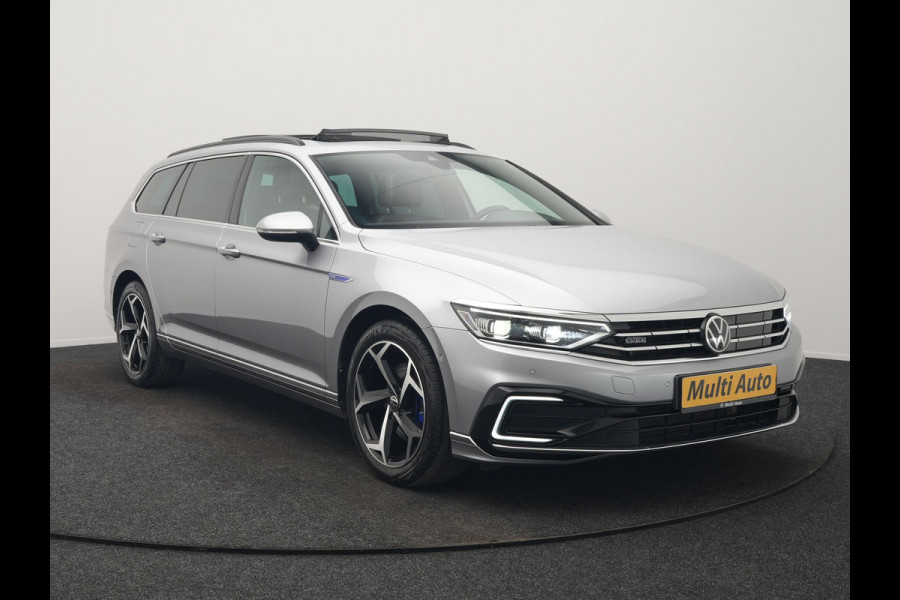 Volkswagen Passat Variant 1.4 TSI GTE Business PHEV 218pk Dealer O.H | Panodak | Adaptive Cruise | 360 Camera | IQ Light | Lederen Sportstoelen Massage & Verwarmd | Blis | Keyless | Apple Carplay | Navigatie | Virtual | DAB | 18"L.M | IQ Drive | Plug In Hybrid |